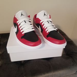 Air Jordan Retro 1 Low WMNS "Chicago Flip"